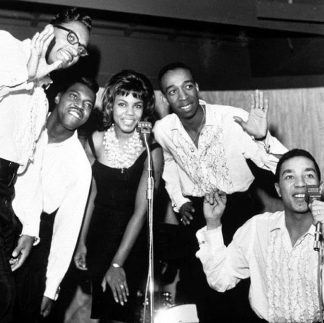Miracles band,right 1 is Smokey Robinson